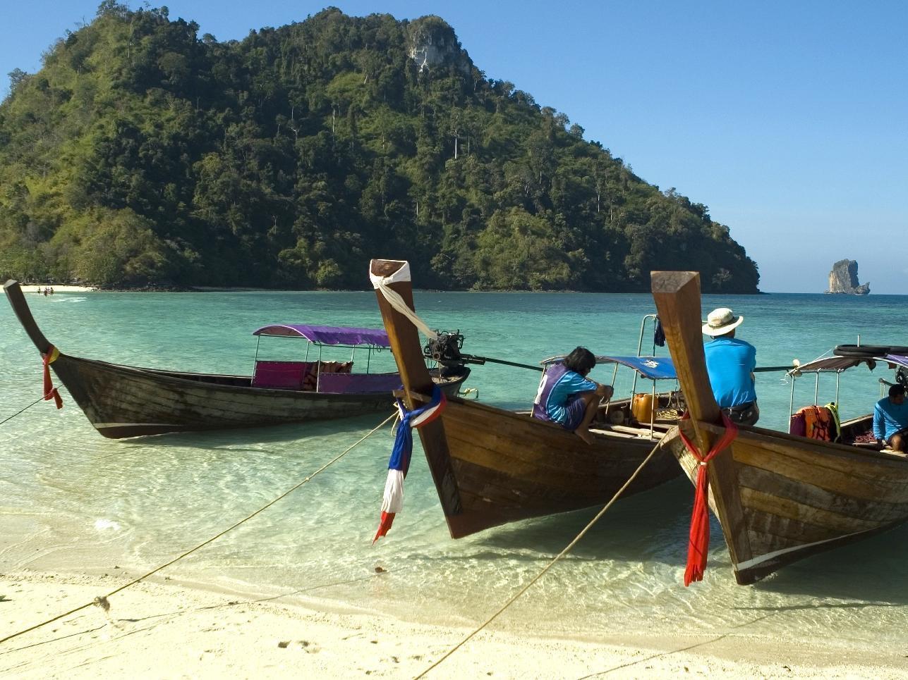 Avantika Boutique Hotel Patong Bagian luar foto